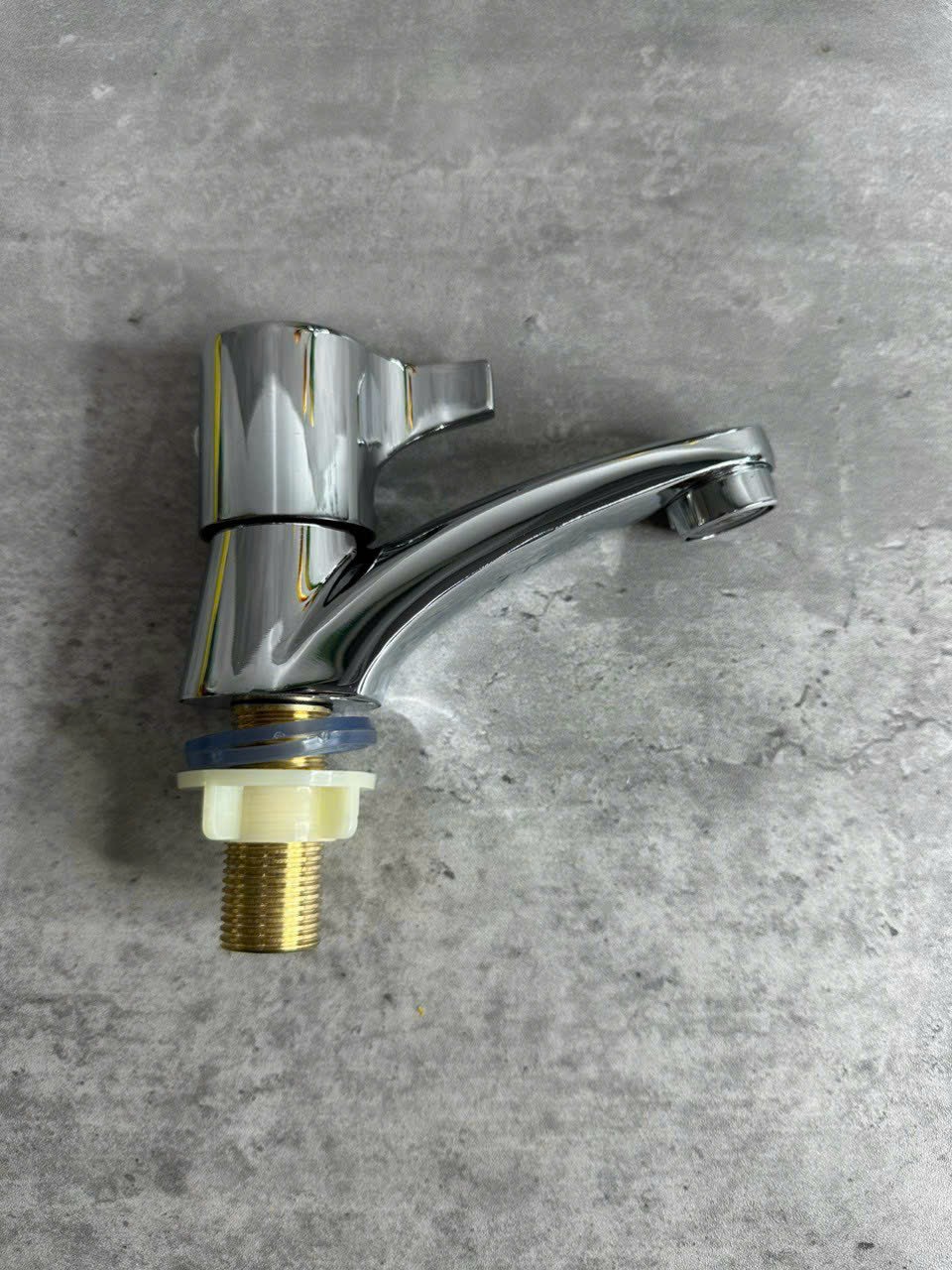 Vòi lavabo lạnh tay hỏi 20cm