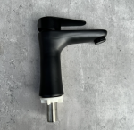 Vòi lavabo eo lạnh đen 2188